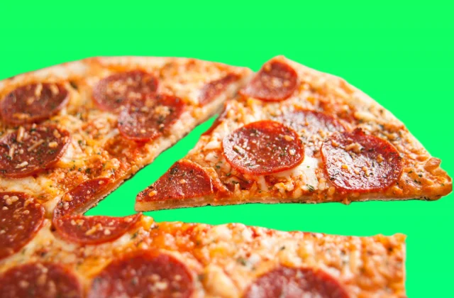 Top 7 Frozen Pizzas Featuring Authentic Pork and Beef, Experts Say