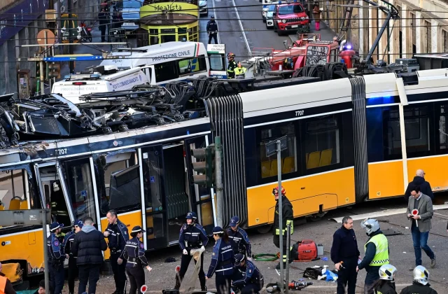 Tram derails in Milan; at least one killed, 40 injured