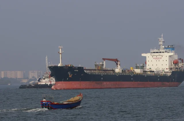 Trump claims India plans to buy Venezuelan oil