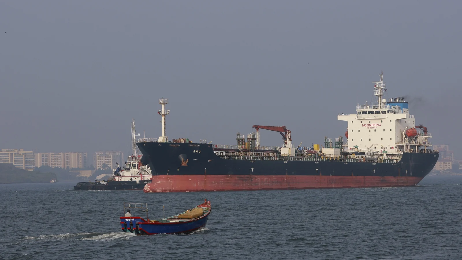 Trump claims India plans to buy Venezuelan oil