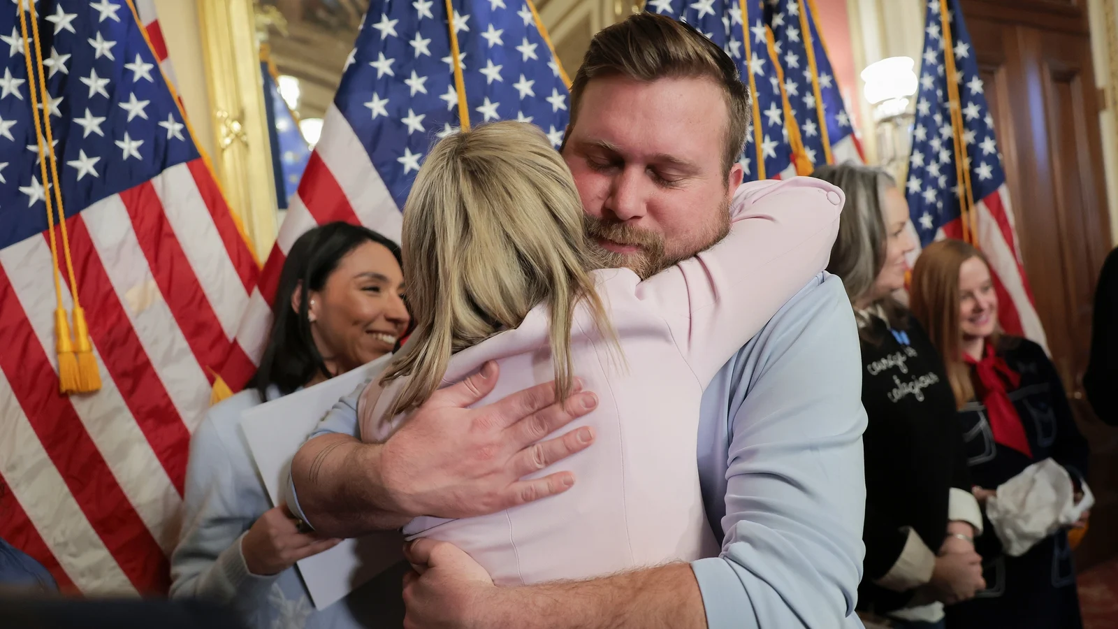 U.S. Democrats unveil ‘Virginia’s Law’ alongside Epstein victims
