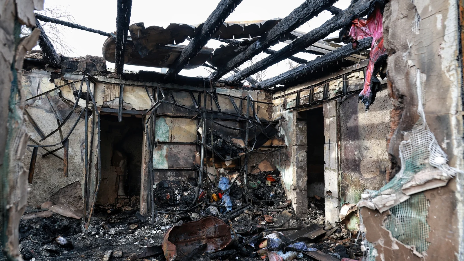 Ukraine explosions kill policewoman in apparent terrorist attack