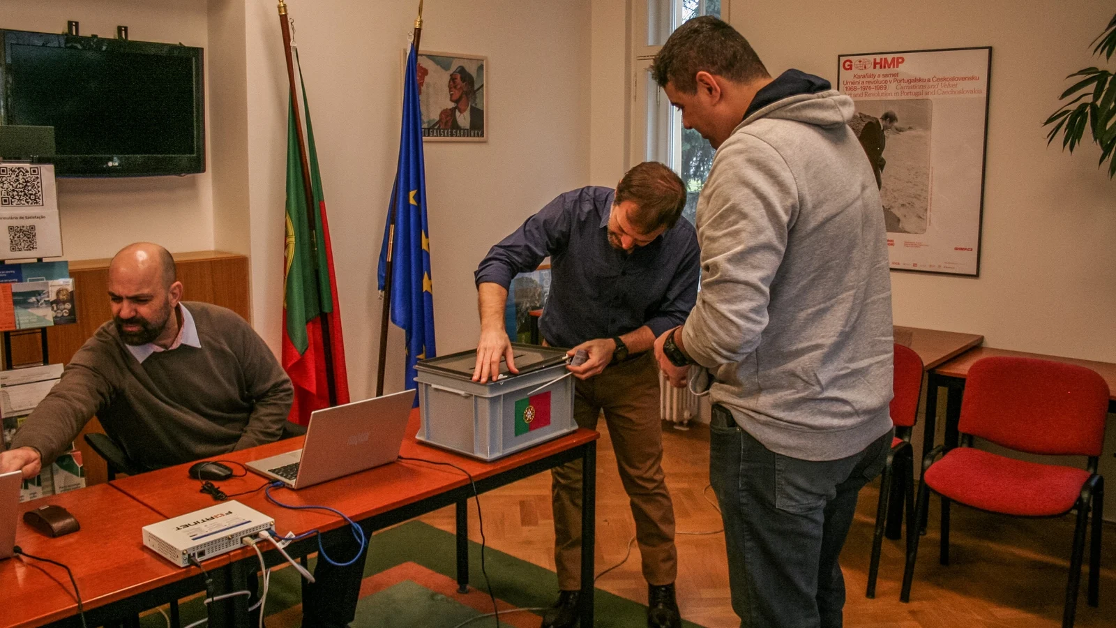 Voting opens in Portugal’s presidential runoff as second round begins