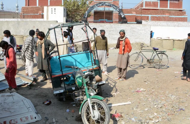 Wave of attacks in northwest Pakistan leaves at least 14 dead