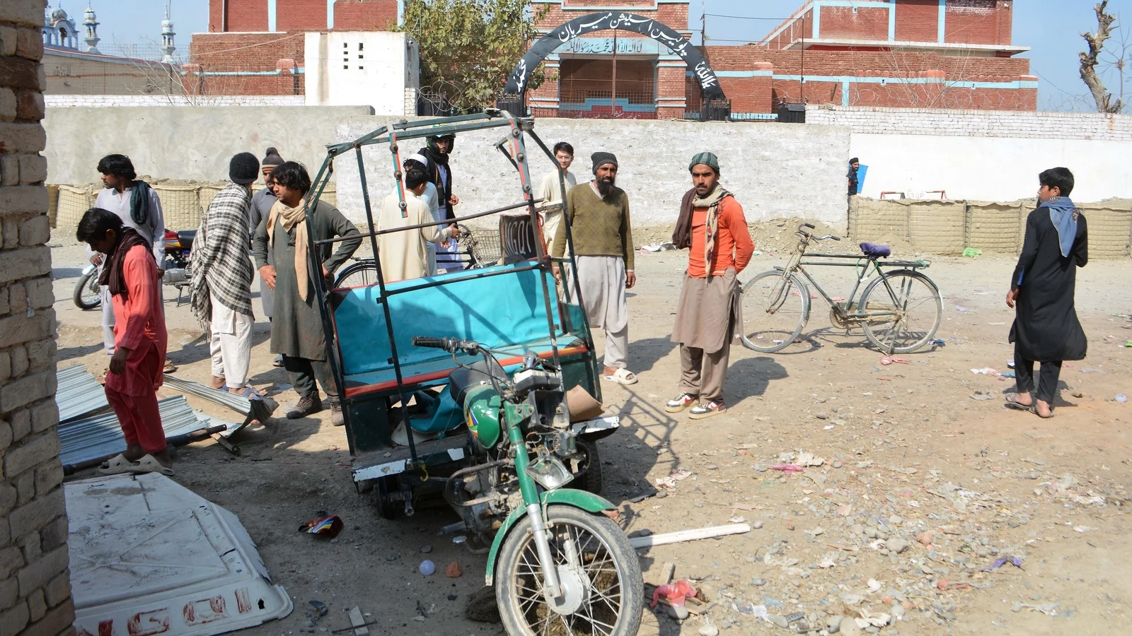 Wave of attacks in northwest Pakistan leaves at least 14 dead