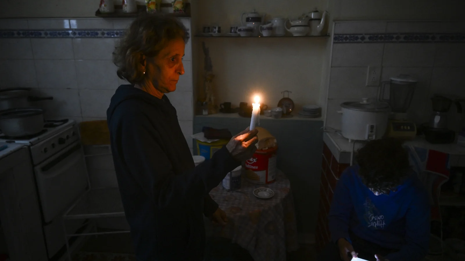 Cuba’s Electric Grid Collapse Leaves 10 Million Without Power