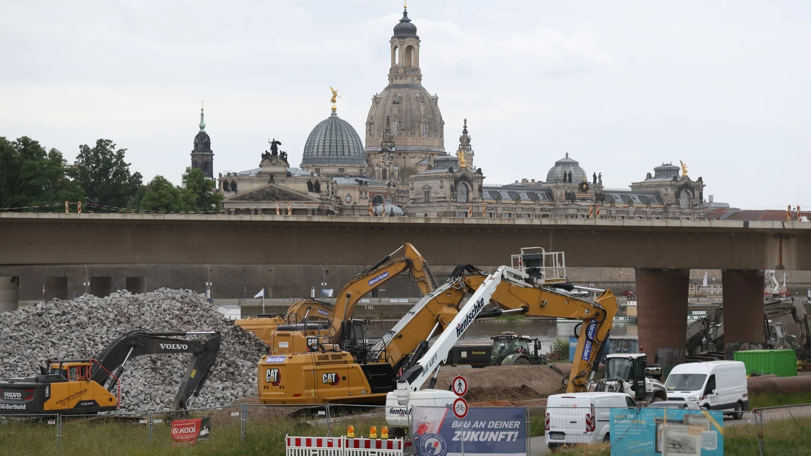 Dresden Evacuates 18,000 Residents for World War II Bomb Disposal