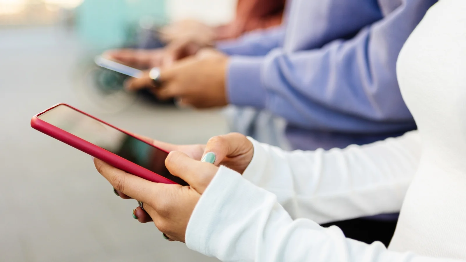 EU experts begin crafting a ban on children’s use of social media