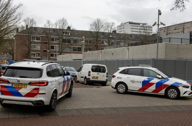 Explosion causes minor damage to Amsterdam Jewish school