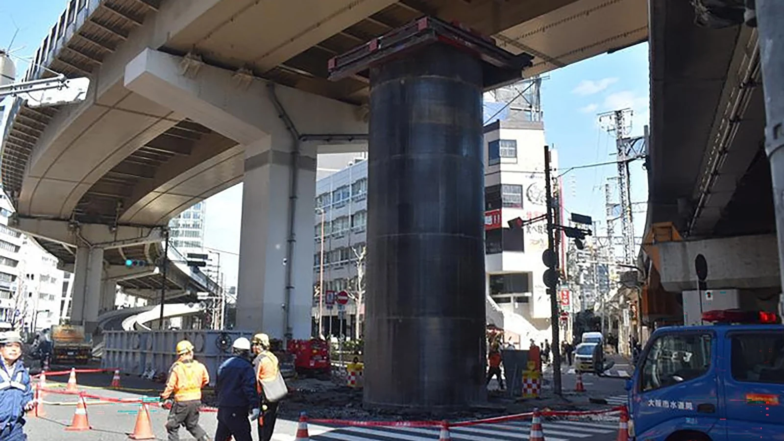 Giant steel cylinder of unknown origin snarls traffic in Japan