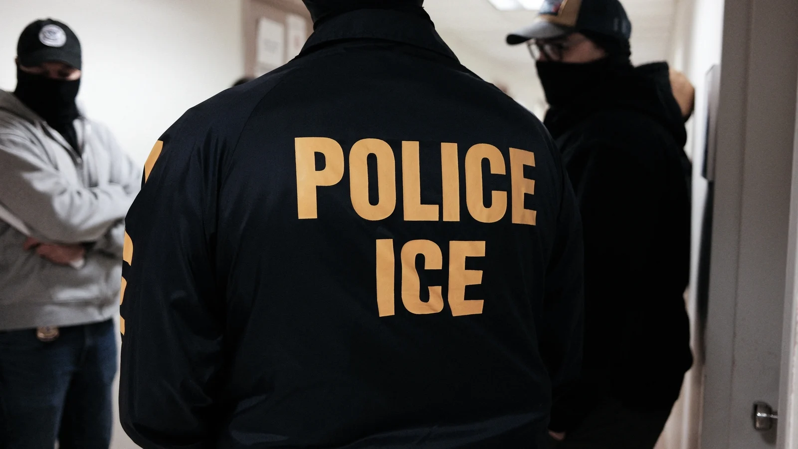 ICE deploys agents to U.S. airports amid federal budget standoff