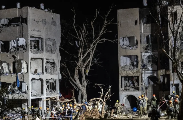 Iran missile strikes injure over 100 in two southern Israeli towns