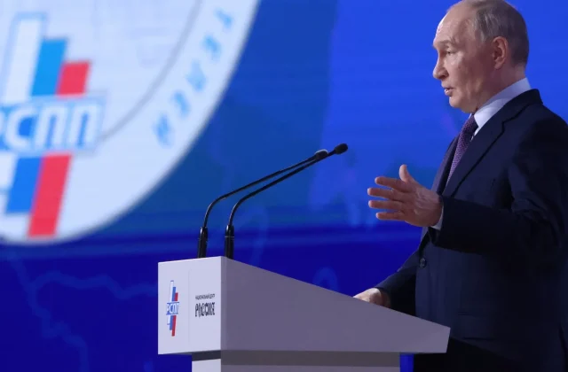 Kremlin Denies Claim Putin Asked Businessmen to Fund Russia’s War Effort