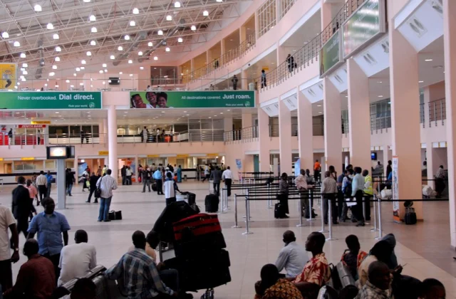 Nigeria Halts Cashless Airport System Following Travel Interruptions