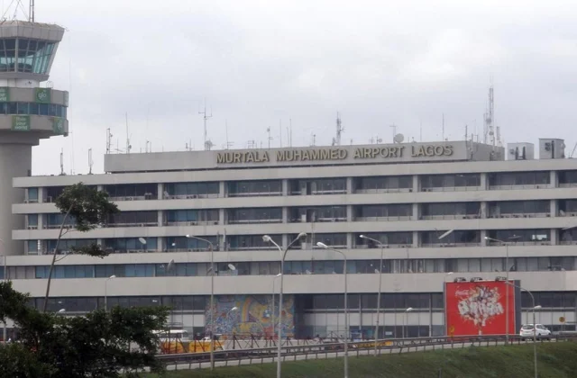 Nigerian Airports Face Congestion Amid New Cashless Policy Challenges