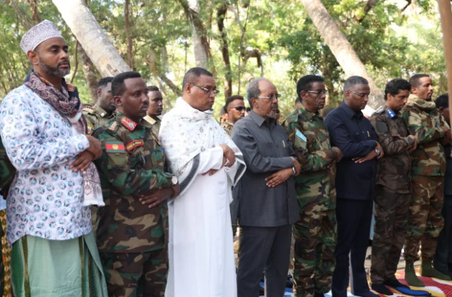 Somali president marks Eid al-Fitr with troops in newly liberated Lower Shabelle town