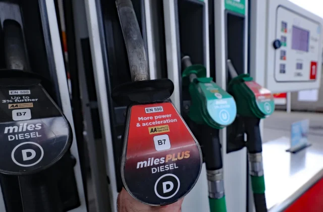 Spain to reduce fuel VAT to 10% amid Iran war, SER reports