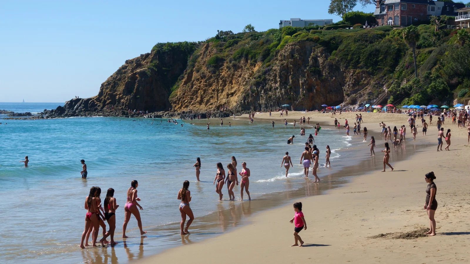 US heatwave moves eastward, shattering temperature records across country