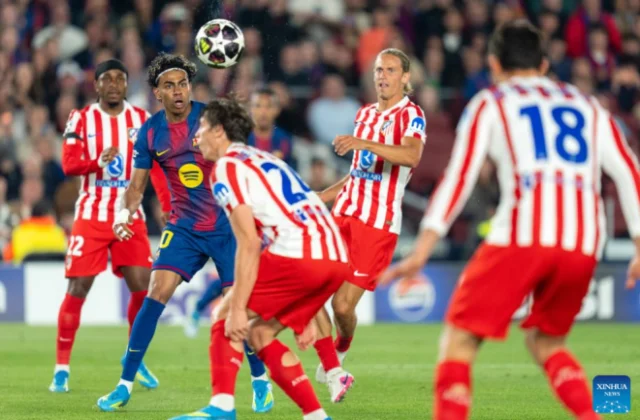 Atletico defeats 10-man Barcelona in Champions League quarterfinal first leg