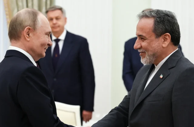 Iran Foreign Minister to Meet Putin as US Blamed for Stalled Peace Talks