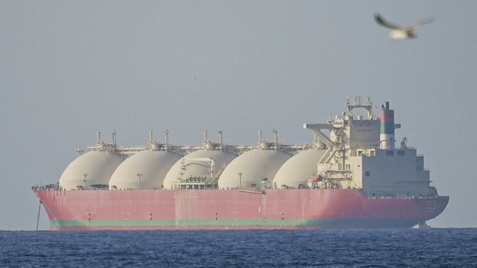 Iran says final deal remains distant as Strait of Hormuz stays closed