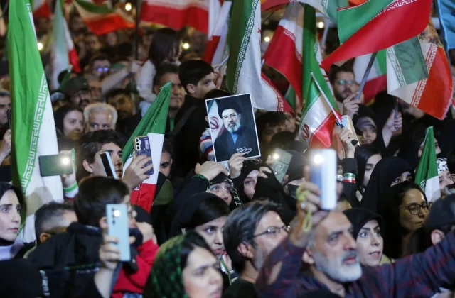Iranian minister returns to Pakistan despite US canceling talks