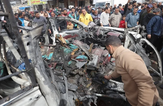 Israeli Fire Kills 6 Palestinians in Gaza, Including 2 Children, Medics Say