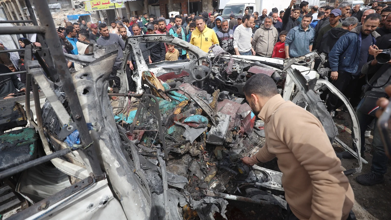 Israeli Fire Kills 6 Palestinians in Gaza, Including 2 Children, Medics Say