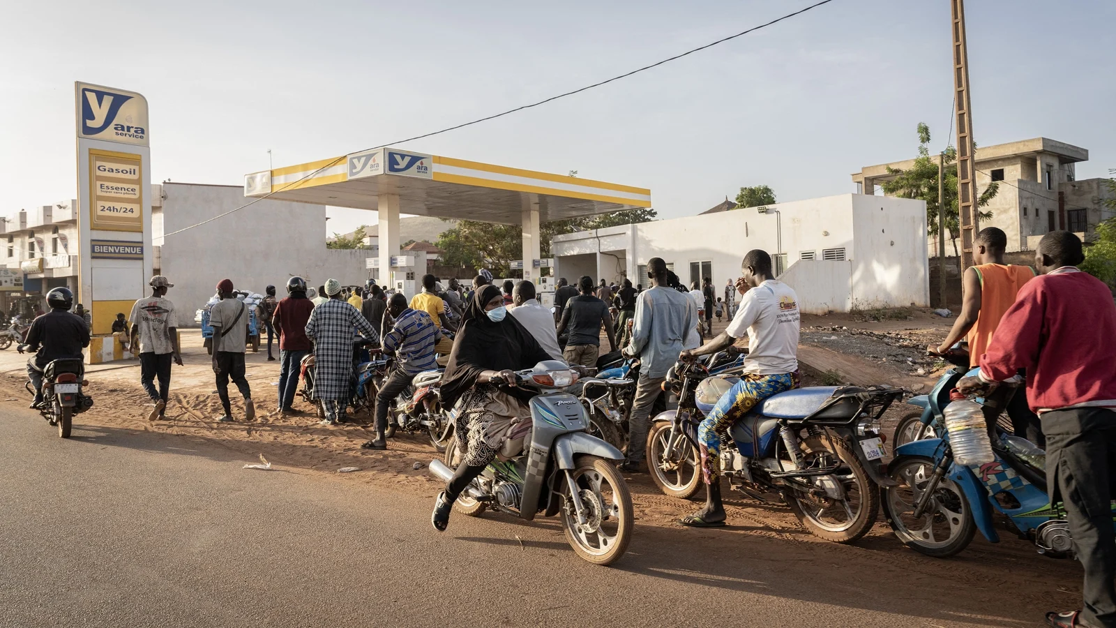 Malian army battles terrorist groups as gunfire erupts in Mali