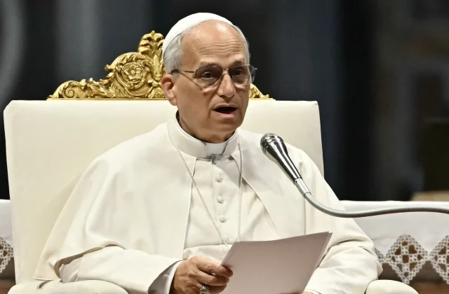 Police investigate bomb threat at Chicago-area home of Pope Leo’s brother