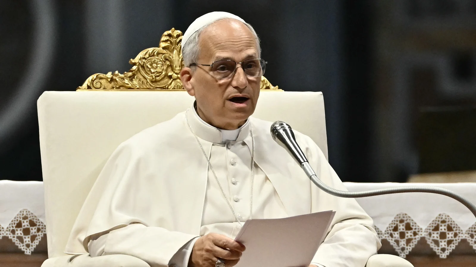 Police investigate bomb threat at Chicago-area home of Pope Leo’s brother