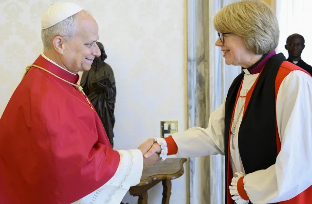 Pope and first female Archbishop of Canterbury meet, pray together