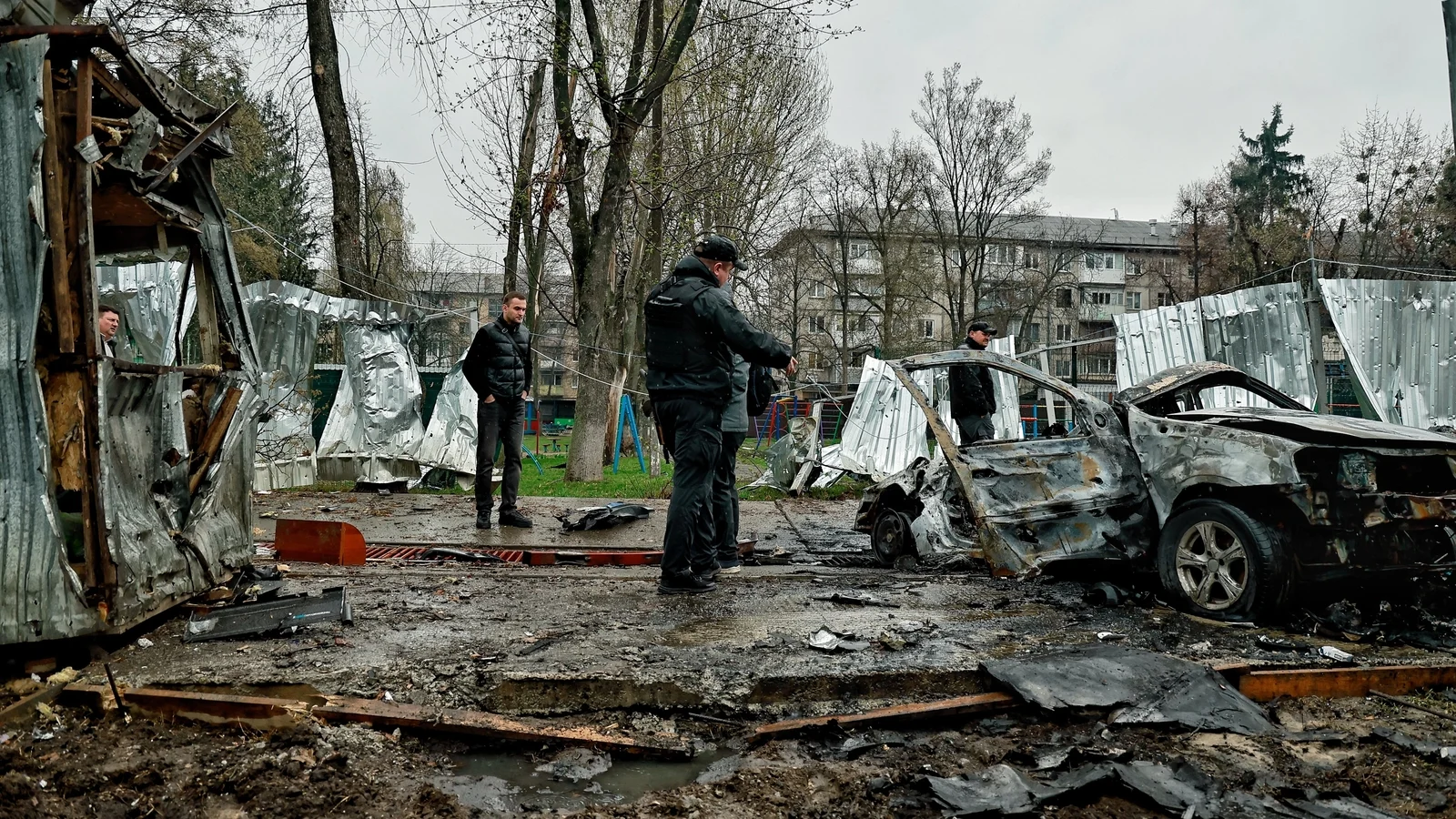 Russian attack on Ukraine kills five, injures 19