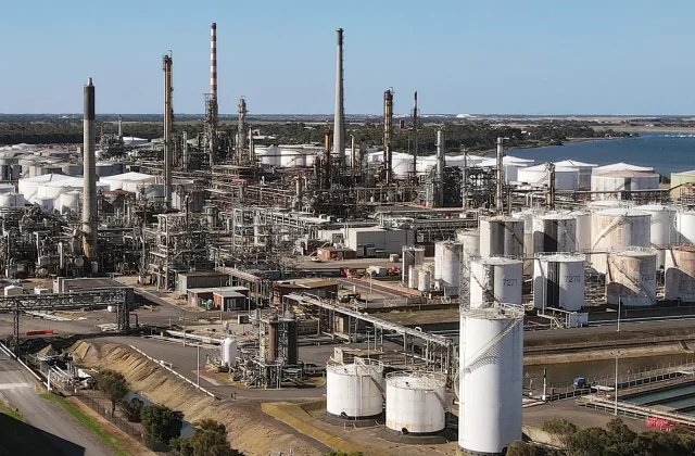 Significant fire breaks out at Australian oil refinery