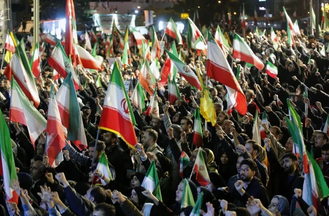 Trump Declares Iran Ceasefire Extension as Peace Talks Remain in Doubt