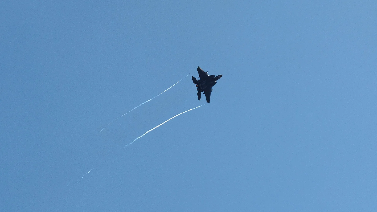 US and Iran search for American pilot after warplane is downed