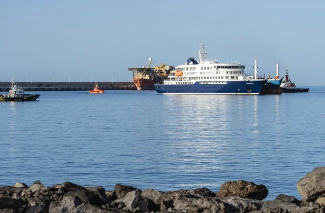 Final evacuation flights from hantavirus-hit cruise ship land in Netherlands