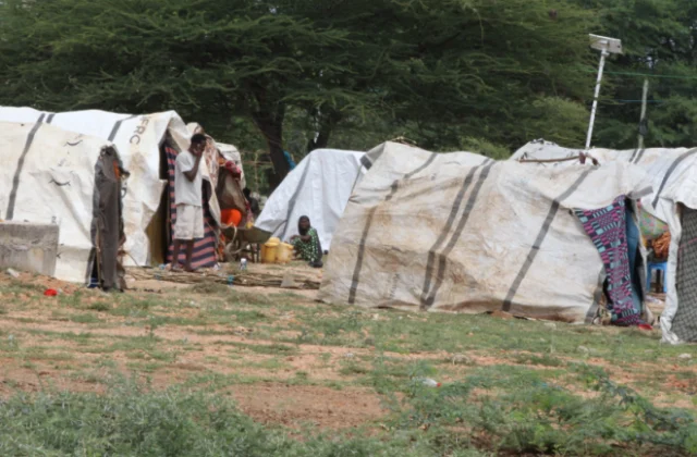 Floods displace 10,000 families in Garissa, thousands more at risk