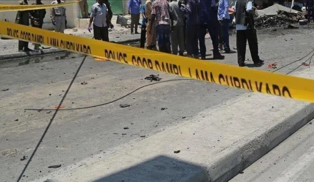 Garissa patrol foils suspected attack, arrests suspect, recovers IED on Dadaab Road