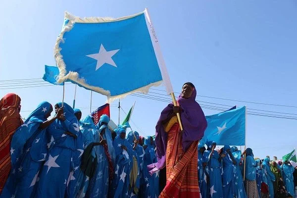 examines Somali identity and layered resilience