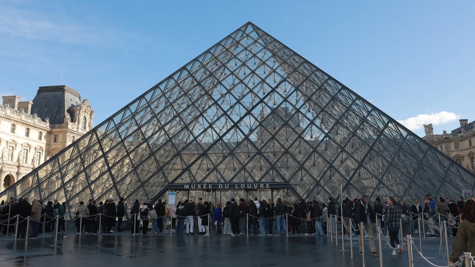 Louvre Heist to Be Adapted Into a Film