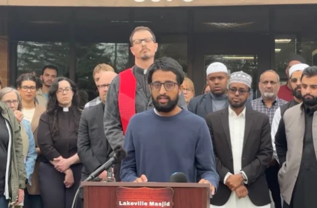 Police arrest man with knives in pockets outside Lakeville mosque after disturbance