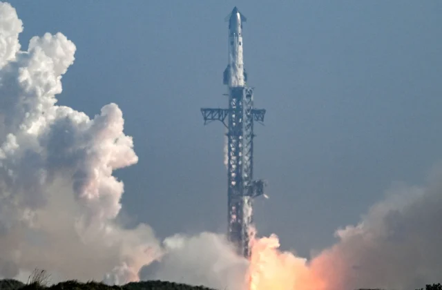 SpaceX carries out mostly successful Starship test flight