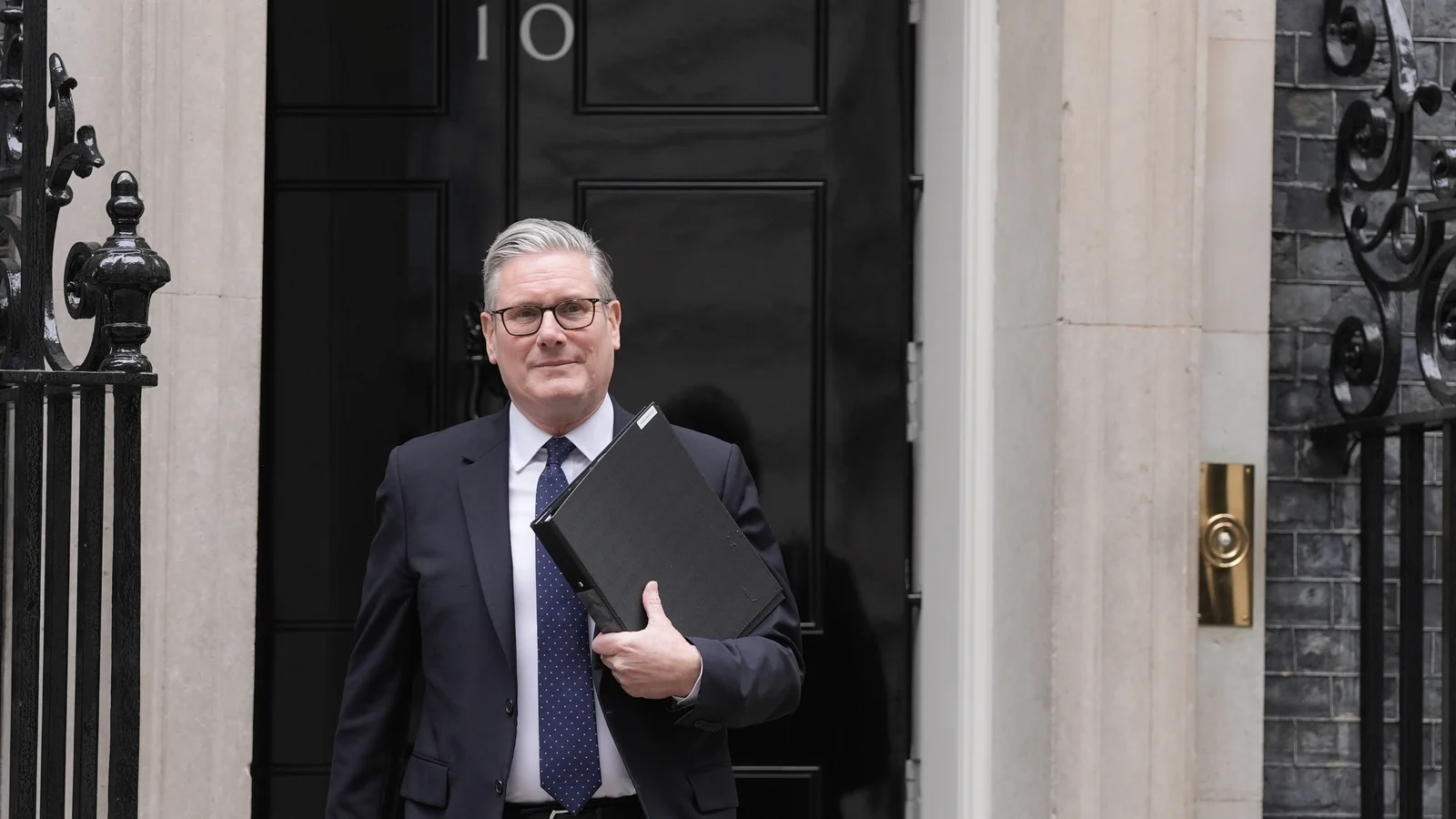 Starmer May Face Leadership Challenge as Labour Turmoil Continues