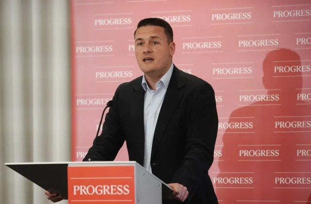 Streeting confirms he will challenge Starmer for the leadership