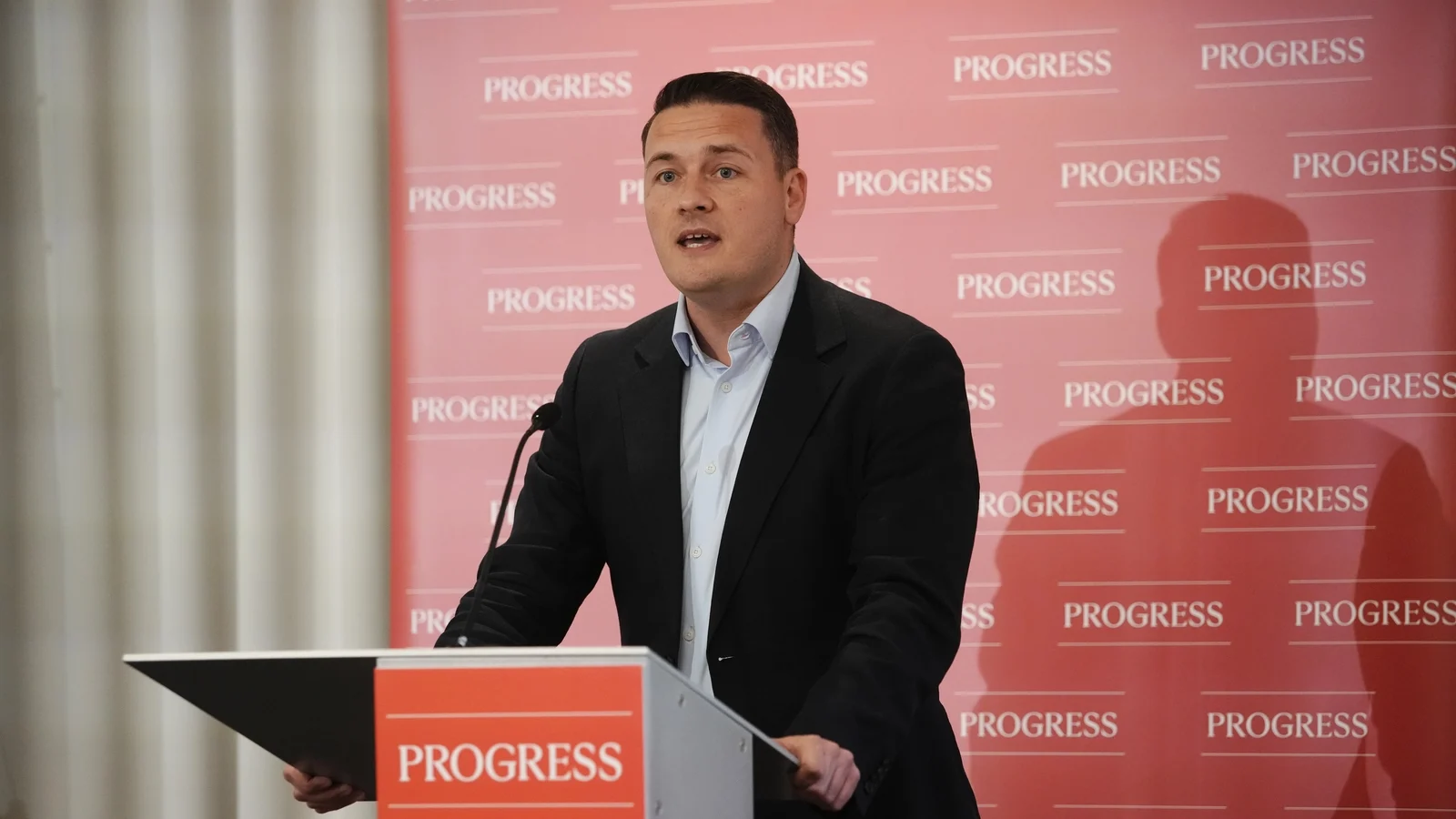 Streeting confirms he will challenge Starmer for the leadership