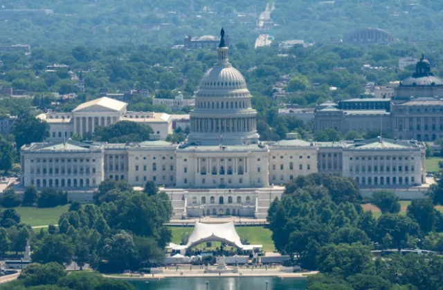 US House Holds Moment of Silence for San Diego Mosque Shooting Victims