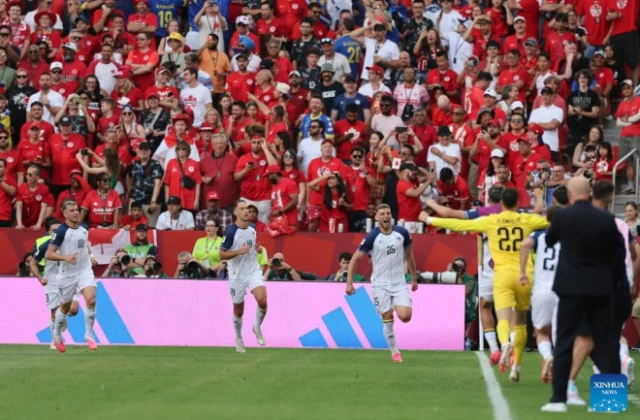 Canada draws with Bosnia and Herzegovina for first FIFA World Cup point