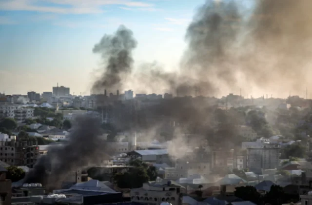 Civilians flee Mogadishu as Somali troops, opposition militias exchange fire