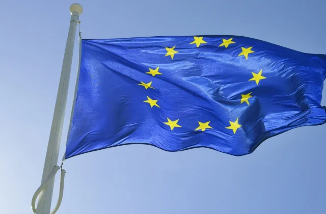 EU agrees to advance Ukraine and Moldova to next stage of membership bids